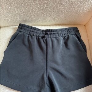 Lululemon Softstreme high rise Shorts 4”